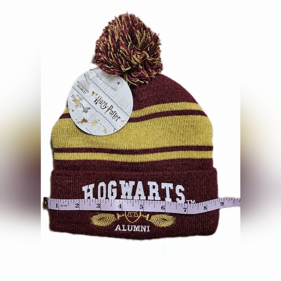 New Harry Potter Hogwarts Alumni Unisex Winter Beanie - Picture 4 of 10